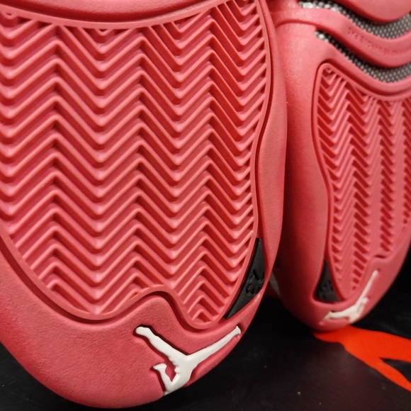 Retro Jordan 12 Dynamic Pink size 7.5 youth - Picture 11 of 12